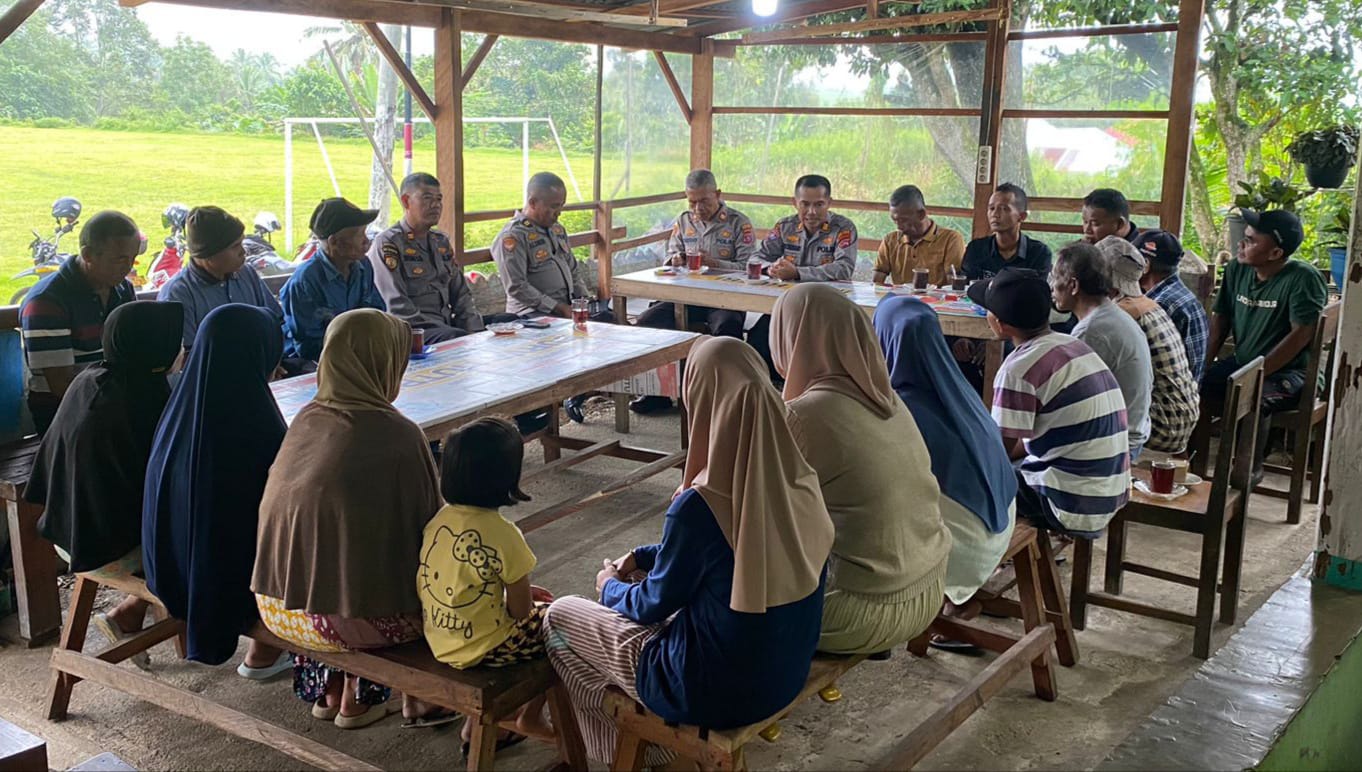 Jum'at Curhat Polres Tanah Datar, Kunjungi Masyarakat di Jorong Sitakuak Sungai Tarab