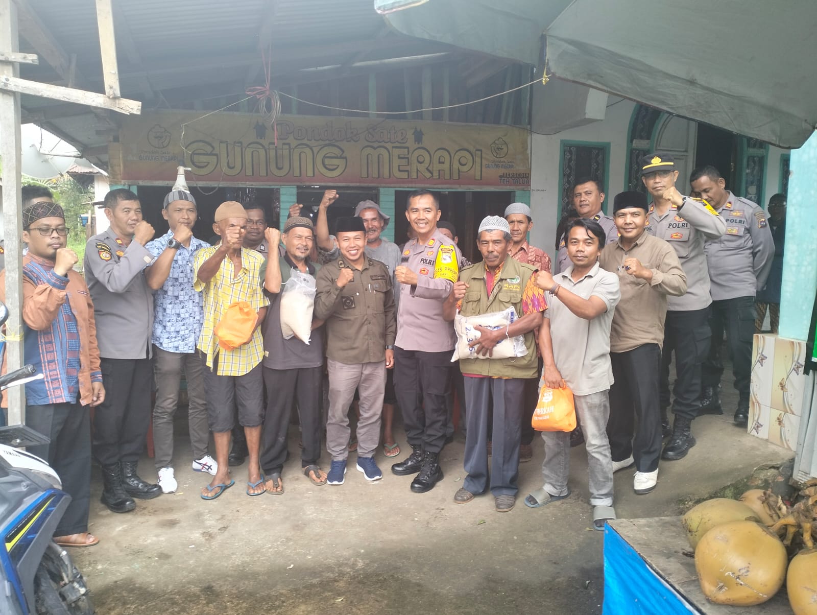 Jum'at Curhat Polres Tanah Datar, Tingkatkan Silaturahmi Bersama Masyarakat di Nagari Padang Laweh
